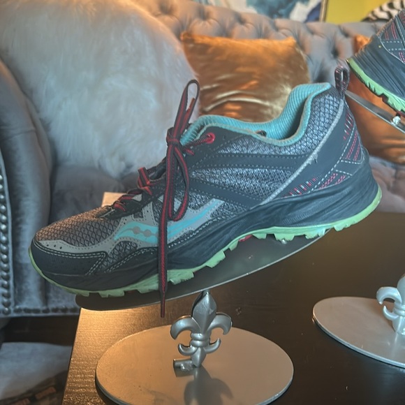 Saucony Excursion TR8 Trail Running Shoes Grey Neon Pink Womens Size 8.5 - Picture 10 of 11